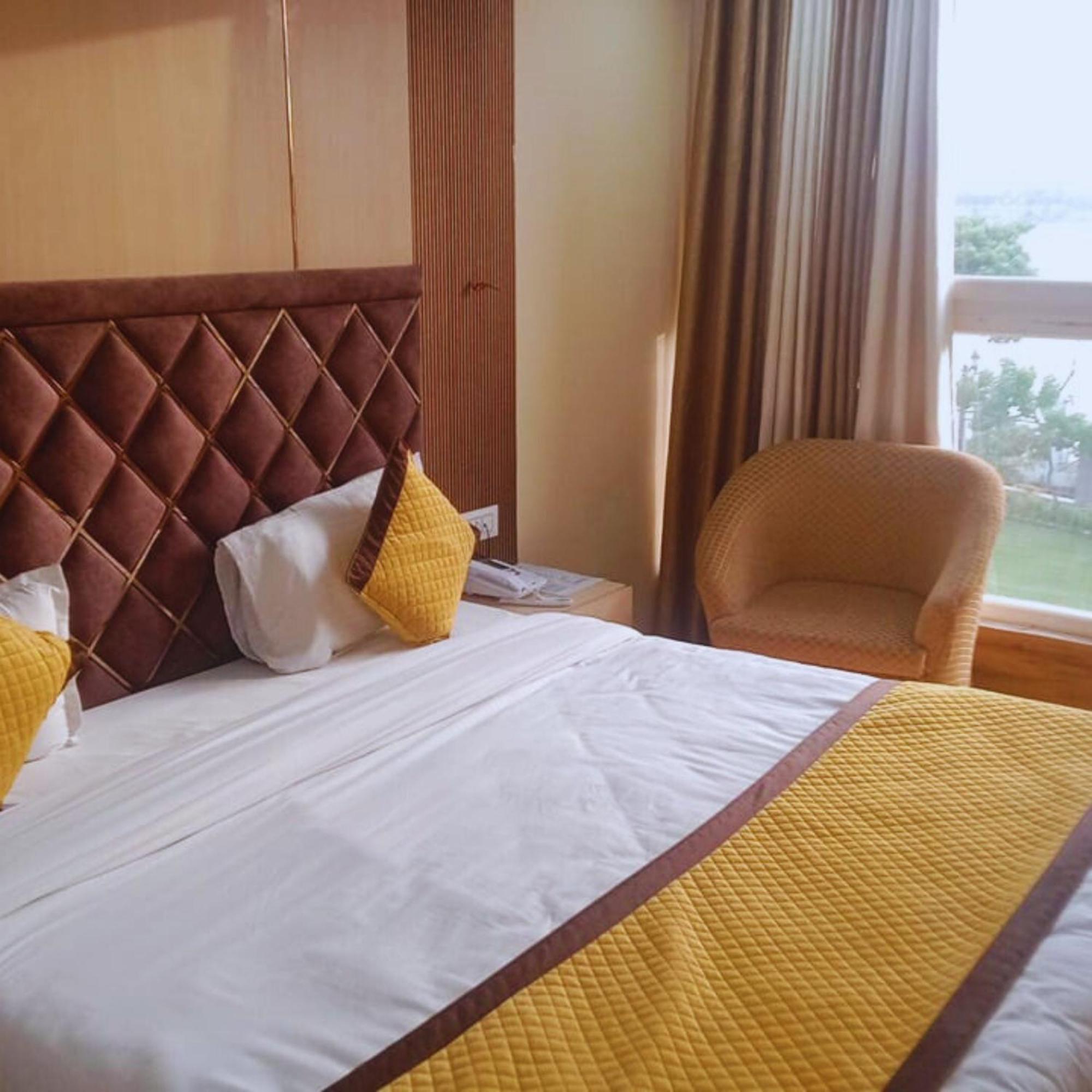 Hotel Lake View Grand Lucknow Buitenkant foto