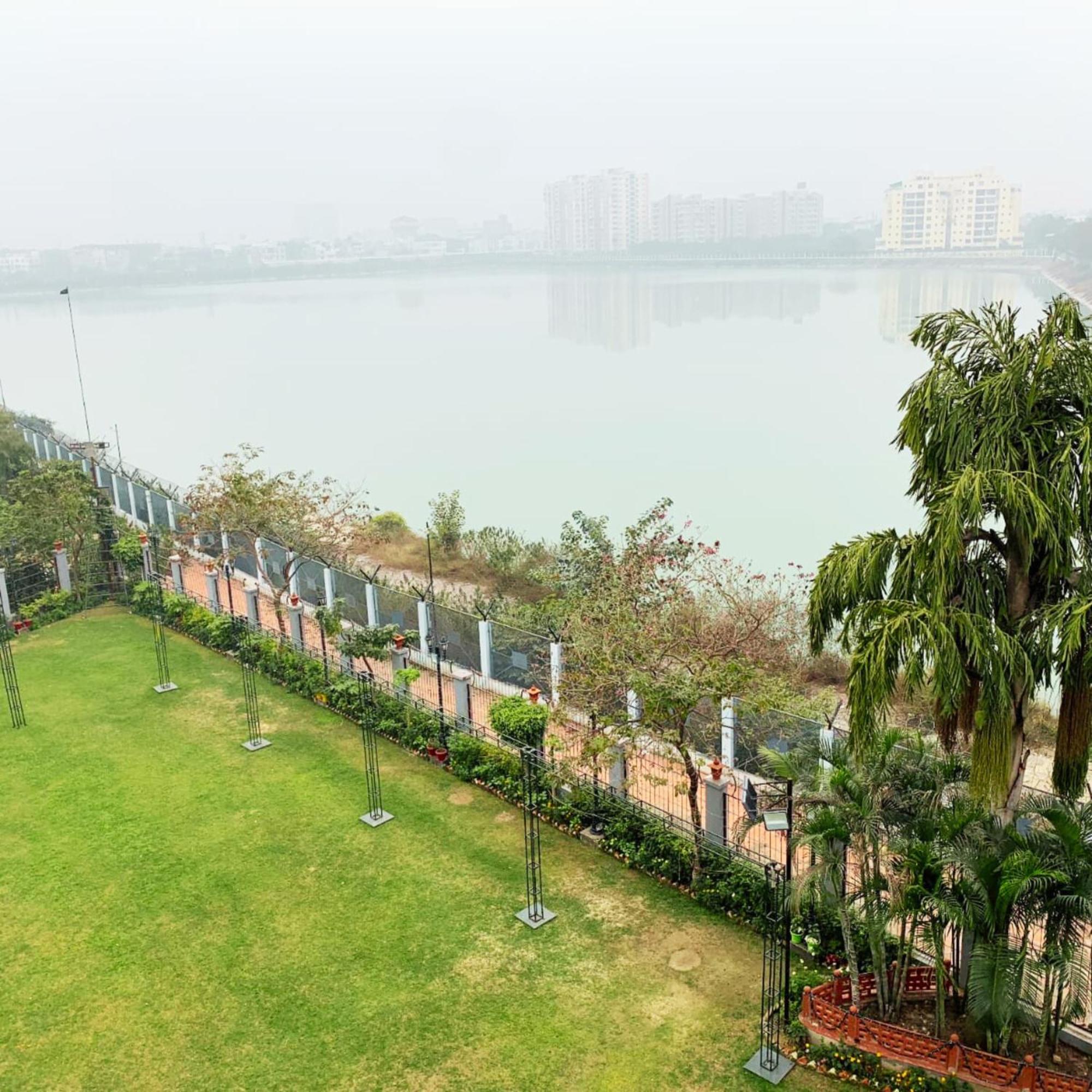 Hotel Lake View Grand Lucknow Buitenkant foto