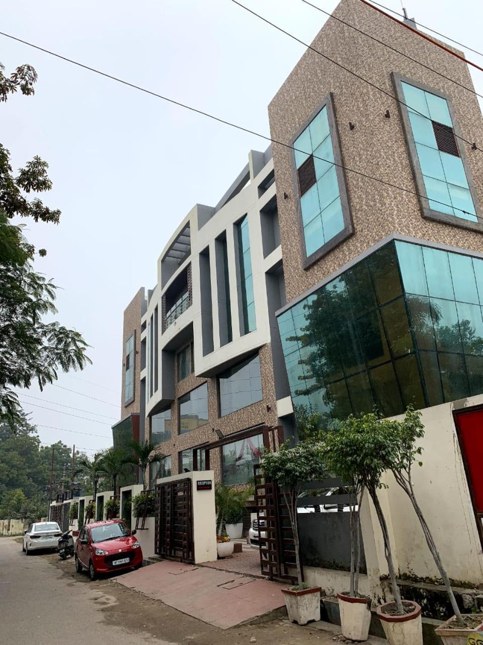 Hotel Lake View Grand Lucknow Buitenkant foto