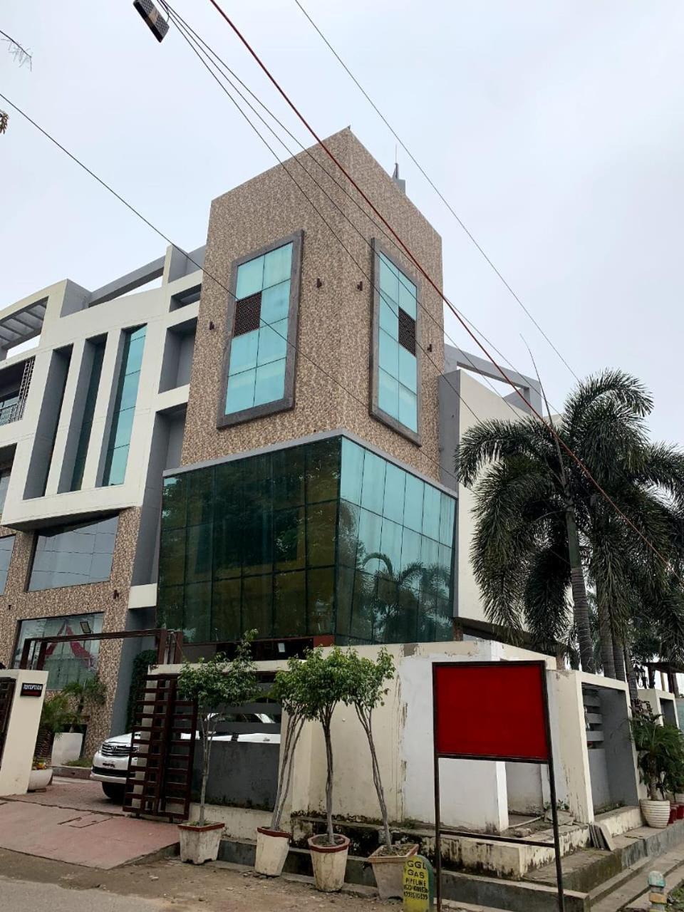 Hotel Lake View Grand Lucknow Buitenkant foto