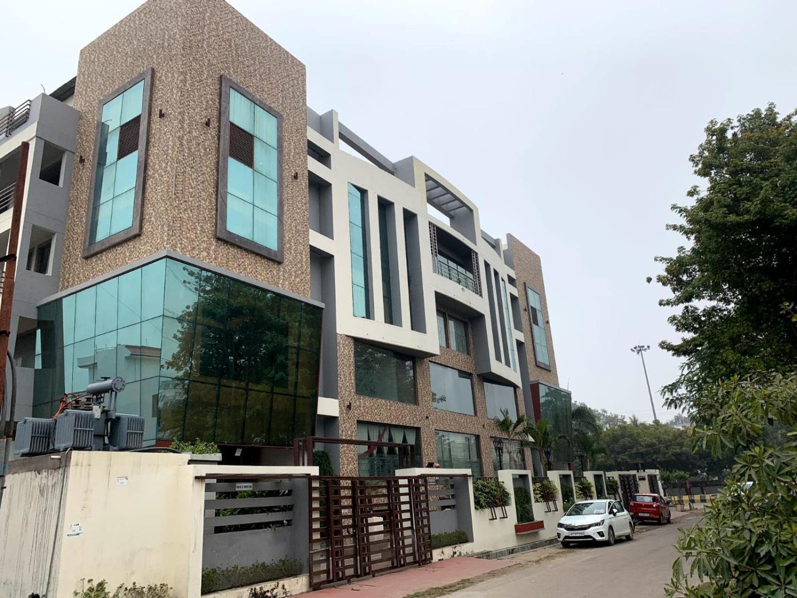Hotel Lake View Grand Lucknow Buitenkant foto