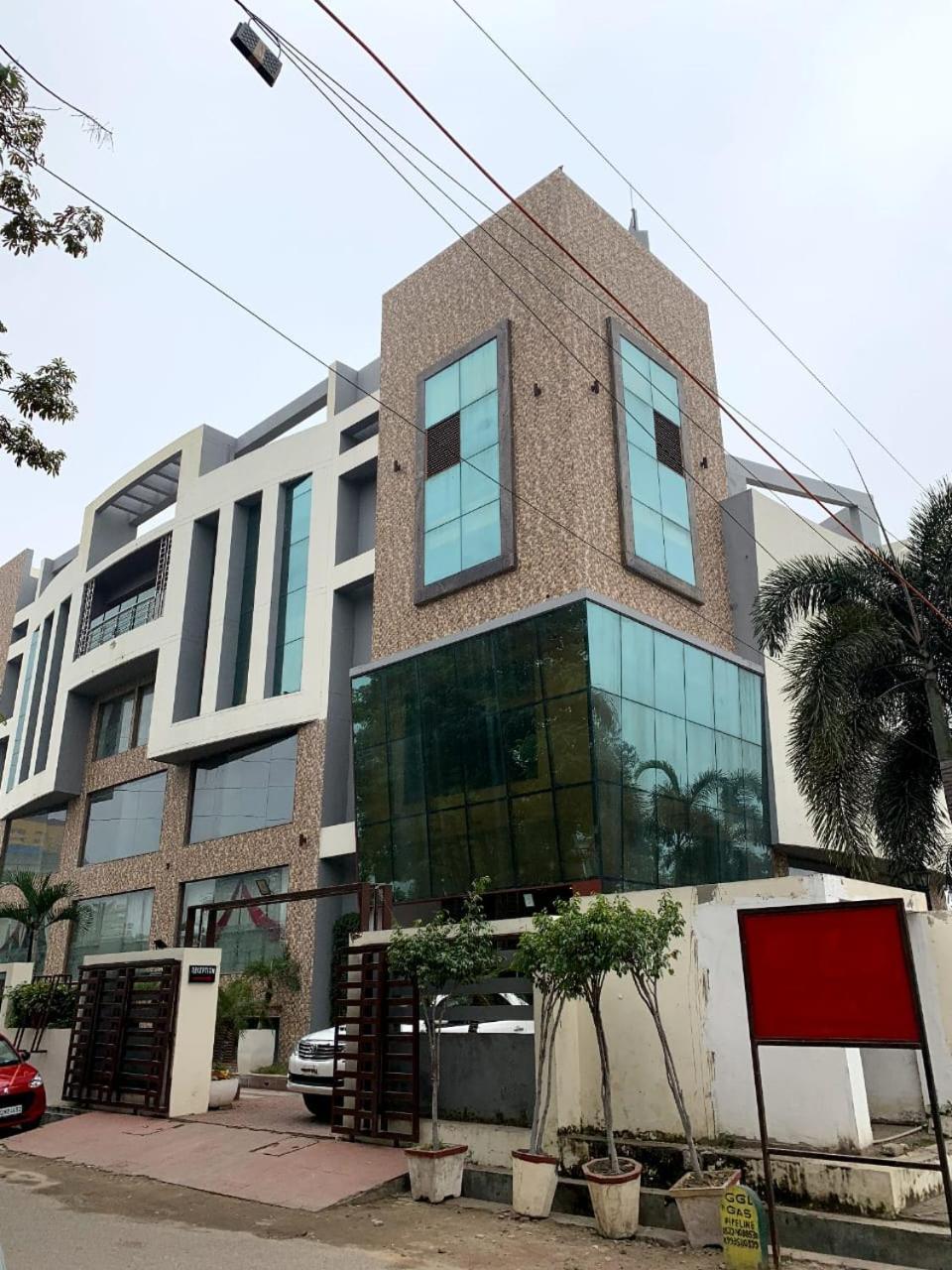 Hotel Lake View Grand Lucknow Buitenkant foto