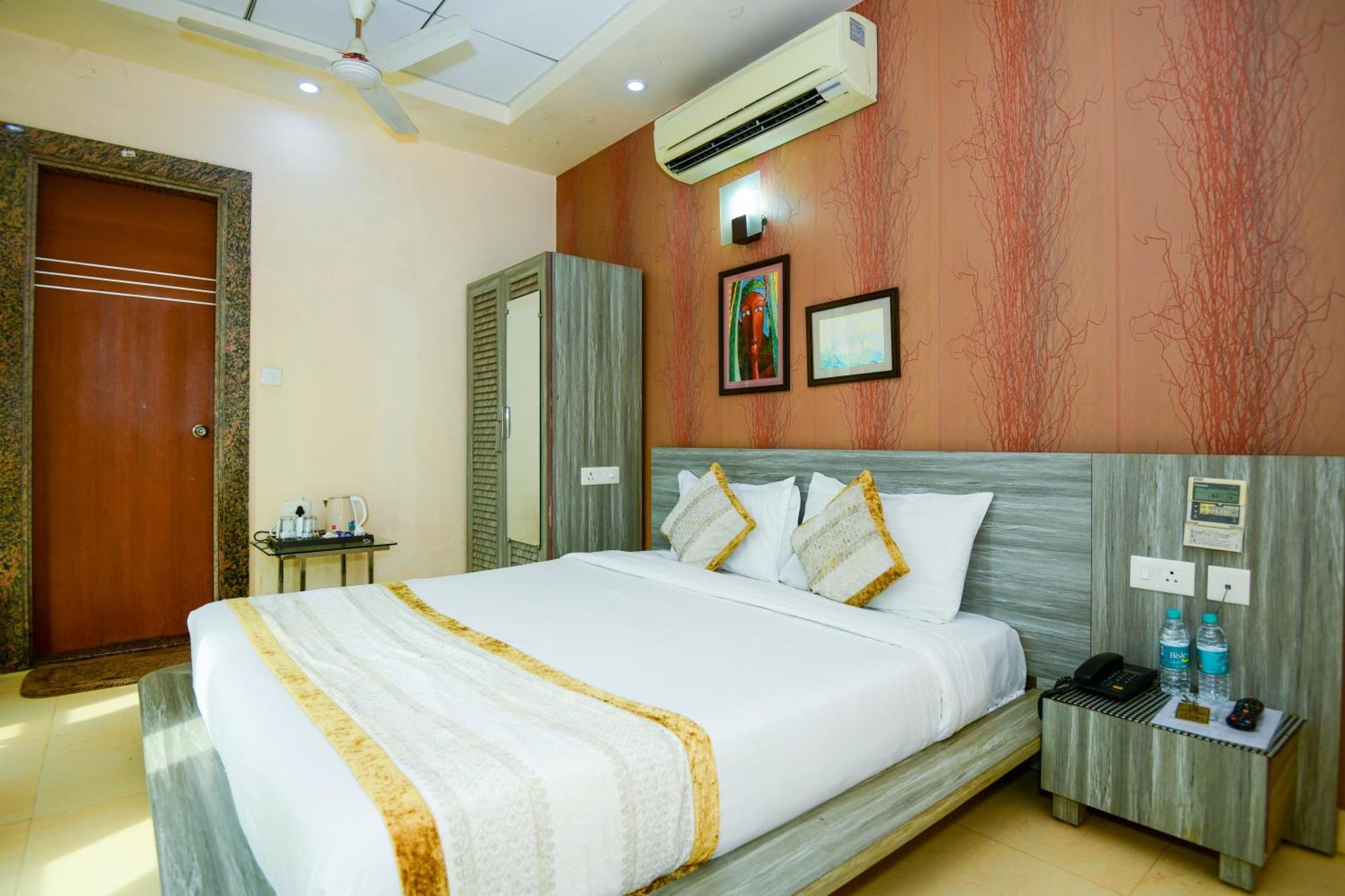 Hotel Lake View Grand Lucknow Buitenkant foto